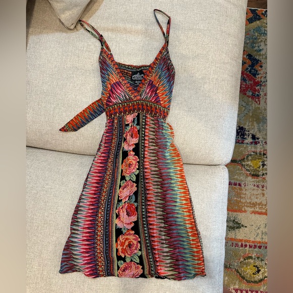 Super cute summer dress! GREAT condition. - Picture 1 of 3